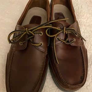 Rockport Men leather lace-up brown loafers. Size 10-1/2 M.  Used